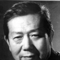 扒开胸罩